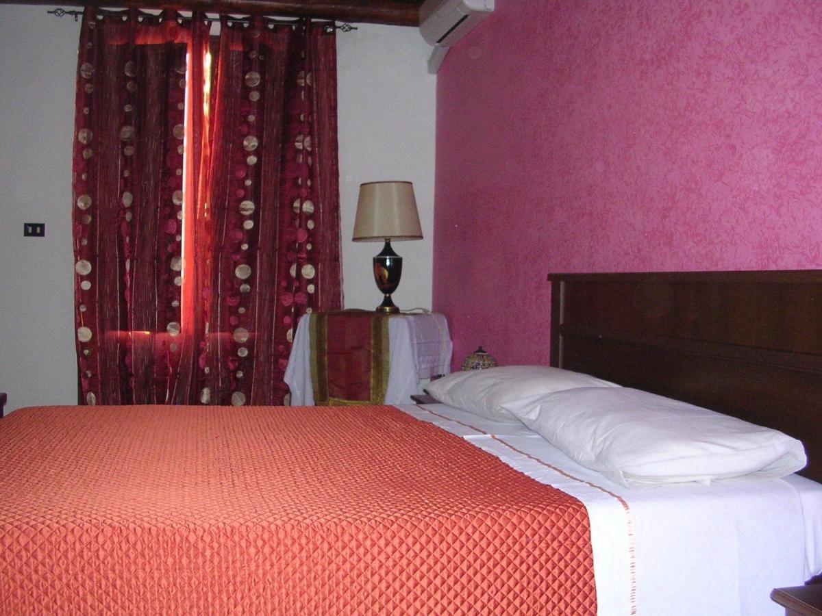 Il Mirto E La Rosa Bed and Breakfast Agrigento Værelse billede